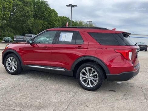 Used 2020 Ford Explorer XLT w/ Equipment Group 202A AWD/4WD image 6