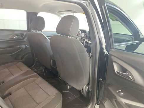 Used 2024 Chevrolet Trax LS w/ LS Convenience Package FWD image 32