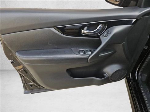 Used 2019 Nissan Rogue Sport SV image 14