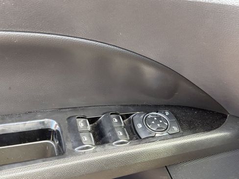 Used 2015 Ford Fusion SE w/ Equipment Group 202A FWD image 10
