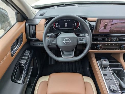 New 2026 Nissan Pathfinder Platinum AWD/4WD image 30