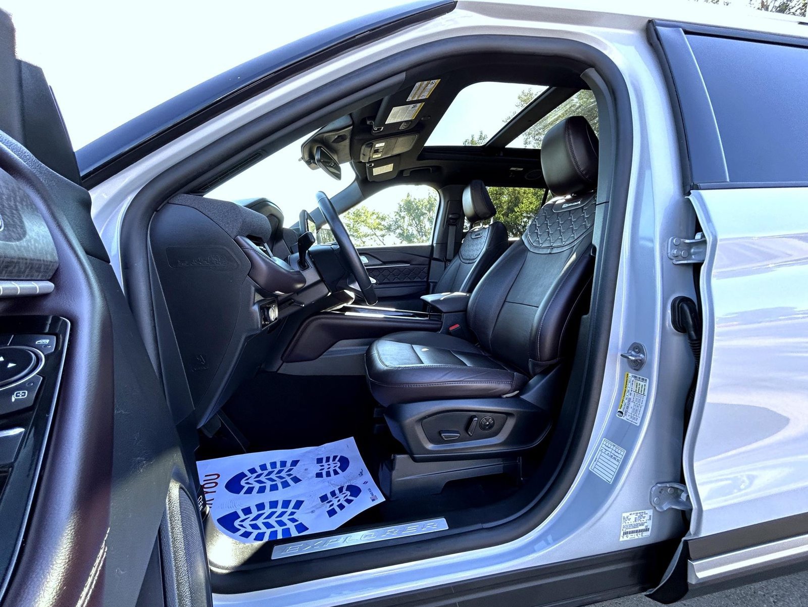 Used 2025 Ford Explorer Platinum w/ LUX Leather Package AWD/4WD image 10