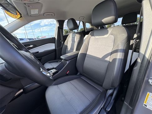 Used 2024 Chevrolet Trax LT w/ Driver Confidence Package image 13