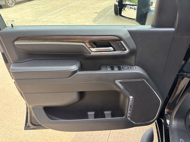 Used 2024 Chevrolet Silverado 2500 LT w/ Convenience Package AWD/4WD image 8