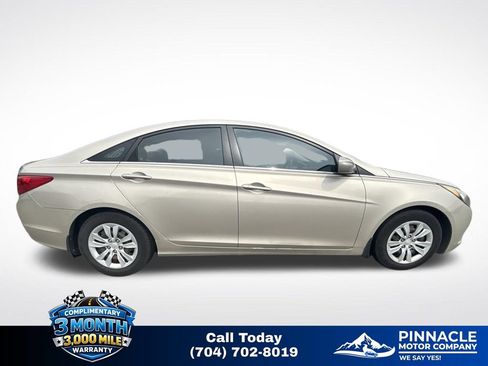 Used 2011 Hyundai Sonata GLS FWD image 3