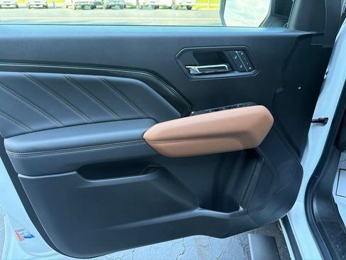 New 2026 GMC Canyon AT4 w/ Technology Plus Package AWD/4WD image 7
