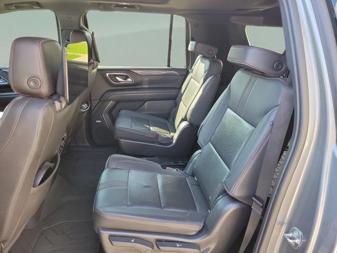 Used 2022 Chevrolet Suburban RST w/ Sport Performance Package AWD/4WD image 20
