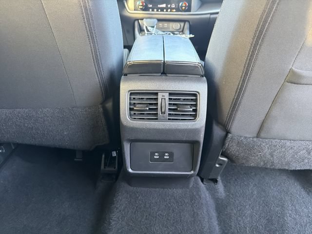 Used 2025 Nissan Rogue SV AWD/4WD image 21