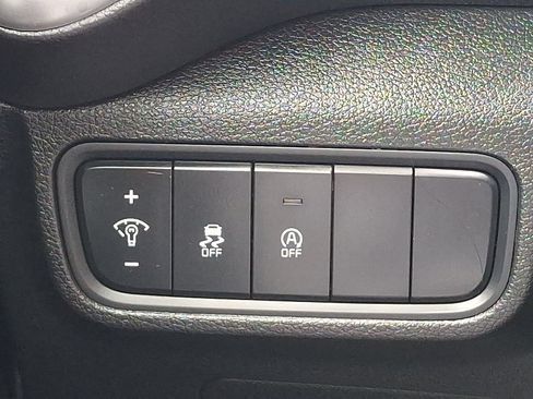 Used 2025 Kia Soul LX FWD image 25