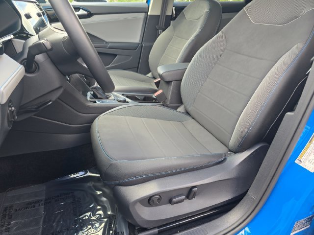 Used 2024 Volkswagen Taos SE AWD/4WD image 5
