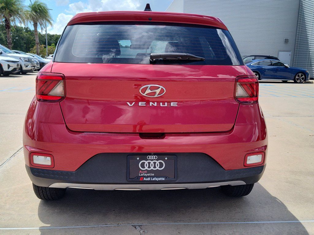 Used 2020 Hyundai Venue SE FWD image 7