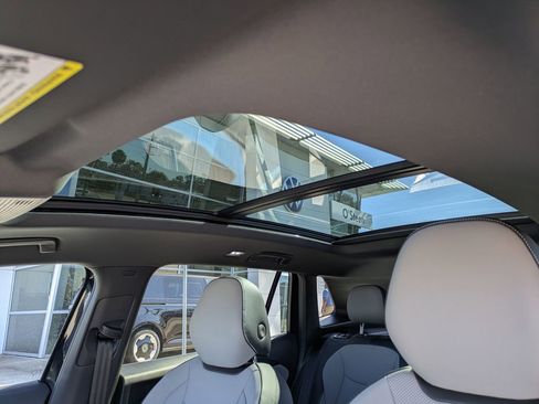 New 2026 Volkswagen Tiguan SE R-Line FWD image 24
