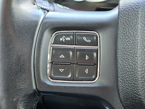 Used 2019 RAM 1500 Classic SLT w/ Luxury Group image 17