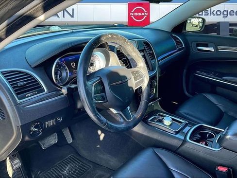 Used 2019 Chrysler 300 Touring L w/ Quick Order Package 22F image 14
