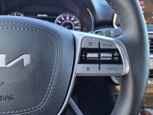 Used 2022 Kia Telluride SX w/ SX Prestige Package image 21