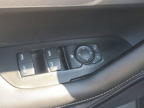 Certified 2024 Chevrolet Blazer LT w/ Convenience Package FWD image 16
