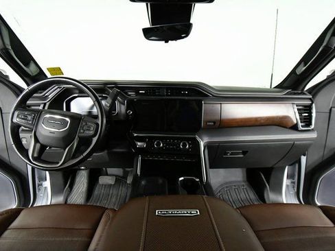 Used 2024 GMC Sierra 3500 Denali Ultimate image 18