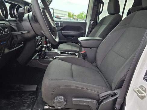 Used 2023 Jeep Wrangler Unlimited w/ Cold Weather Group AWD/4WD image 8