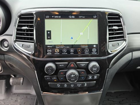 Used 2022 Jeep Grand Cherokee Laredo X RWD image 21
