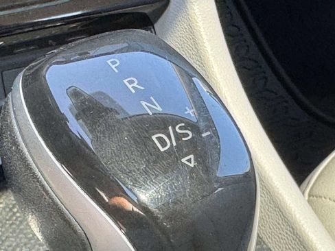 Used 2023 Volkswagen Jetta SE w/ Panoramic Sunroof Package FWD image 10
