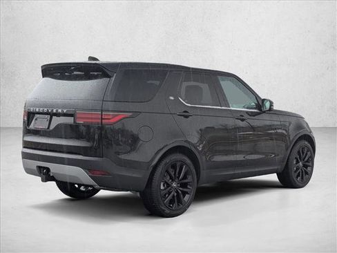 New 2026 Land Rover Discovery S image 2