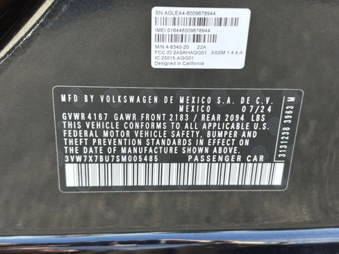 Certified 2025 Volkswagen Jetta SE image 30