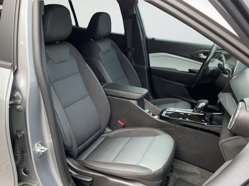 Certified 2026 Chevrolet Trax LT w/ Driver Confidence Package FWD image 20