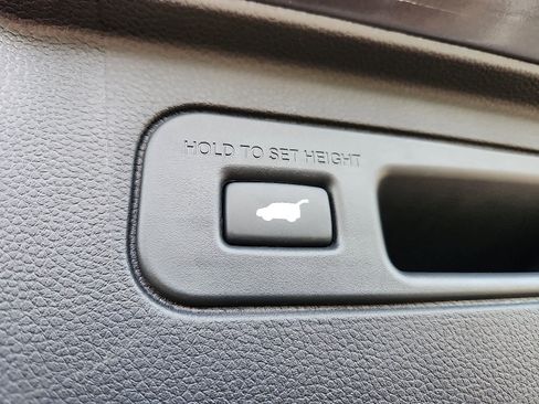 Certified 2025 Honda Pilot EX-L image 30