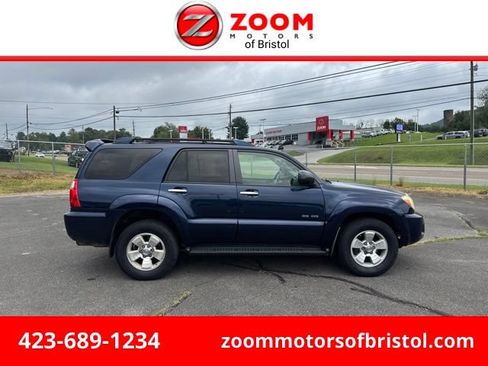 Used 2007 Toyota 4Runner SR5 AWD/4WD image 1