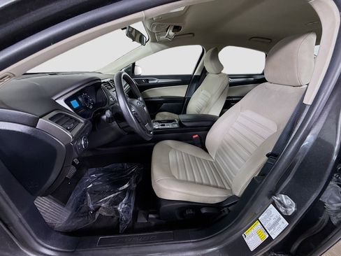 Used 2018 Ford Fusion S image 22