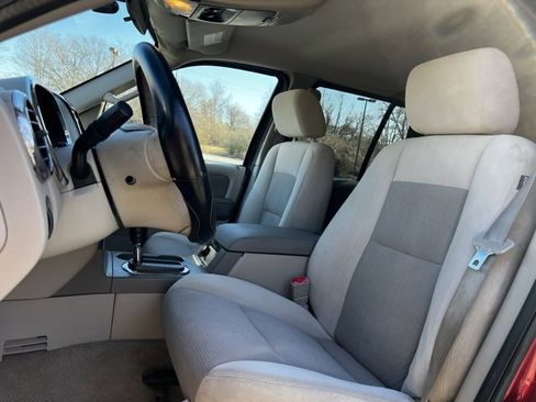 Used 2006 Ford Explorer XLT image 14