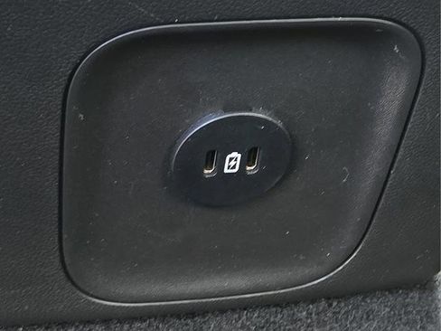 Used 2025 Ford Escape Active AWD/4WD image 18