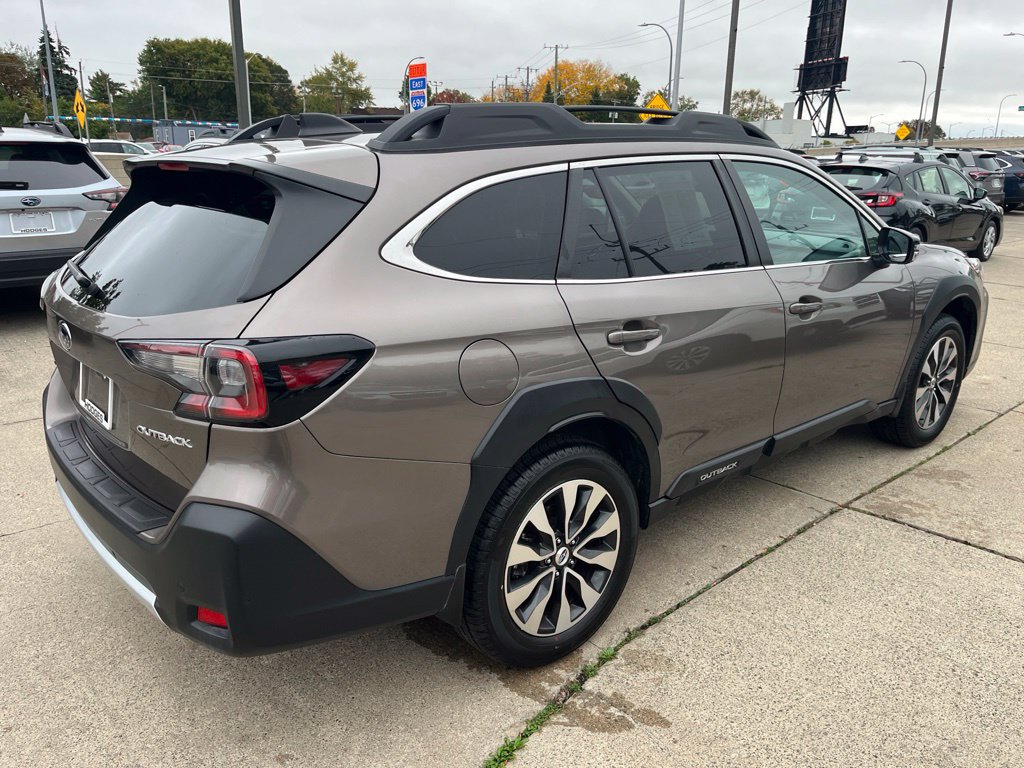 Certified 2024 Subaru Outback Limited AWD/4WD image 3