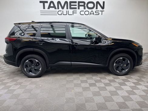 Used 2024 Nissan Rogue SV image 4