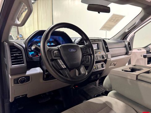 Used 2019 Ford F250 XL w/ Power Equipment Group image 18