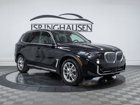 Used 2026 BMW X5 xDrive50e w/ Climate Comfort Package AWD/4WD image 3