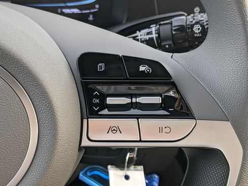 New 2025 Hyundai Elantra SE image 21