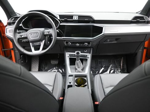 Used 2025 Audi Q3 2.0T Premium image 15