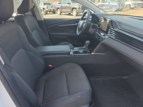 Used 2025 Toyota Camry LE FWD image 9