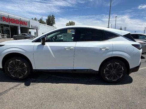 New 2026 Nissan Murano Platinum w/ Cargo Package AWD/4WD image 7
