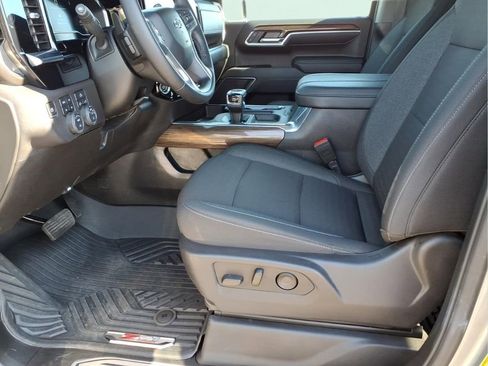 Used 2024 Chevrolet Silverado 1500 RST w/ Z71 Off-Road Package image 15