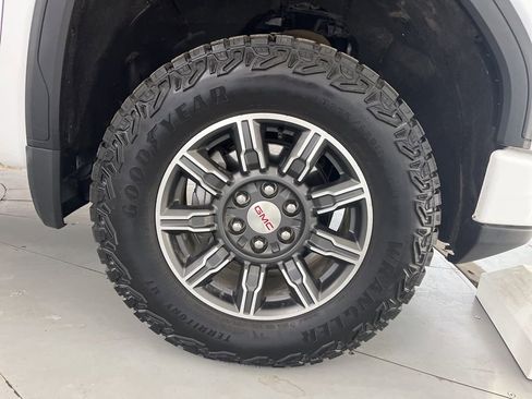 Used 2025 GMC Sierra 1500 AT4 AWD/4WD image 16