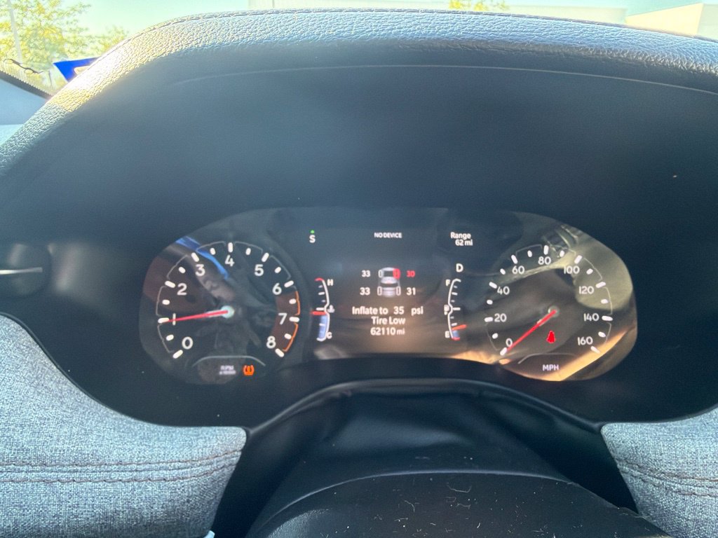 Used 2024 Jeep Compass Latitude AWD/4WD image 6