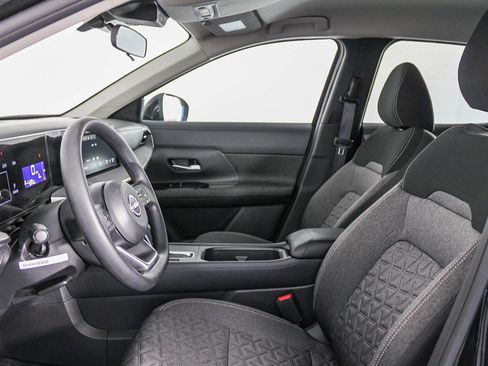 Certified 2025 Nissan Kicks SV image 18