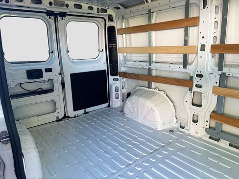 Used 2025 RAM ProMaster 2500 w/ U-Haul Equipment Group FWD image 24