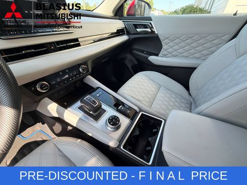 Used 2023 Mitsubishi Outlander SEL AWD/4WD image 26