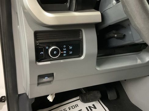 Used 2024 Ford F250 XLT w/ FX4 Off-Road Package image 8