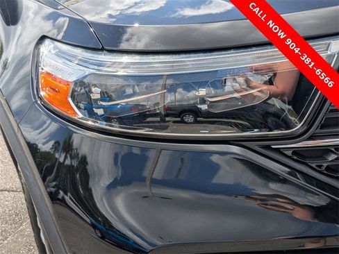 Used 2022 Ford Explorer XLT image 9