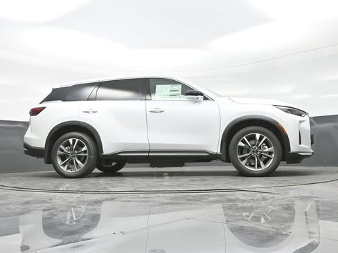 Used 2026 INFINITI QX60 Pure w/ Cargo Package AWD/4WD image 29