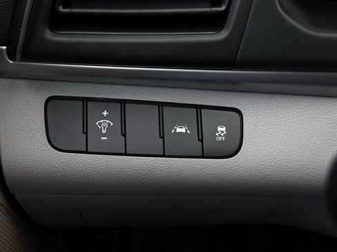 Used 2020 Hyundai Elantra SE image 27